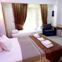 Loren Hotel & Suites