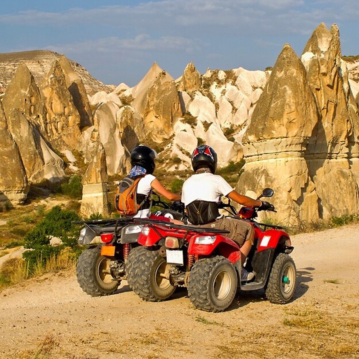 Kapadokya'da Gün Batımı Eşliğinde 2 Saatlik ATV Safari Turu