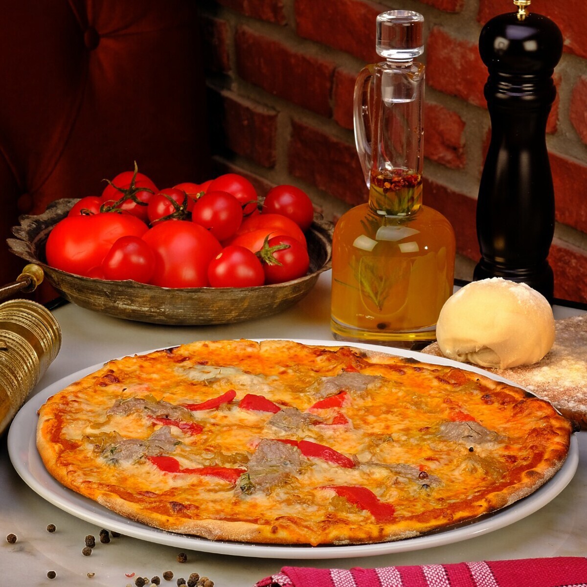 Toccare Cafe'de Enfes Sebzeli ve Biftekli Pizza Menüleri Fırsat Bu Fırsat