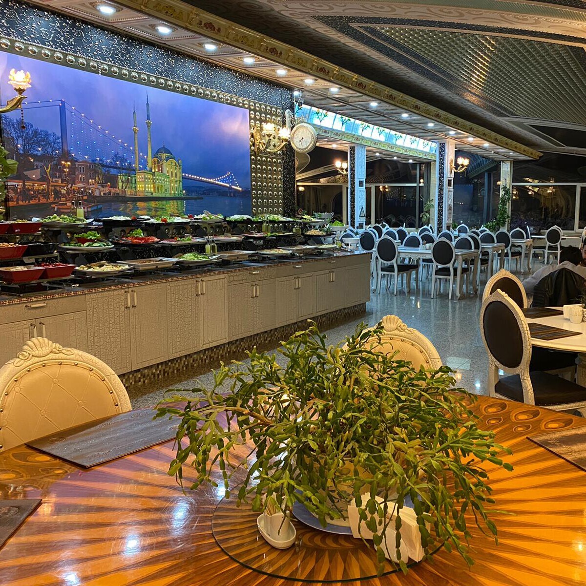 Kaliteye, Manzaraya ve Lezzete Doyacaksınız! Adalar ve Marmara Denizi Manzarasıyla Marmaray Hotel'de Sınırsız Çay İle Açık Büfe Kahvaltı