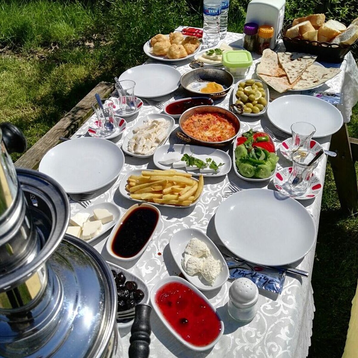 Mimoza Park Restaurant'tan Lezzet Dolu Organik Serpme Köy Kahvaltısı