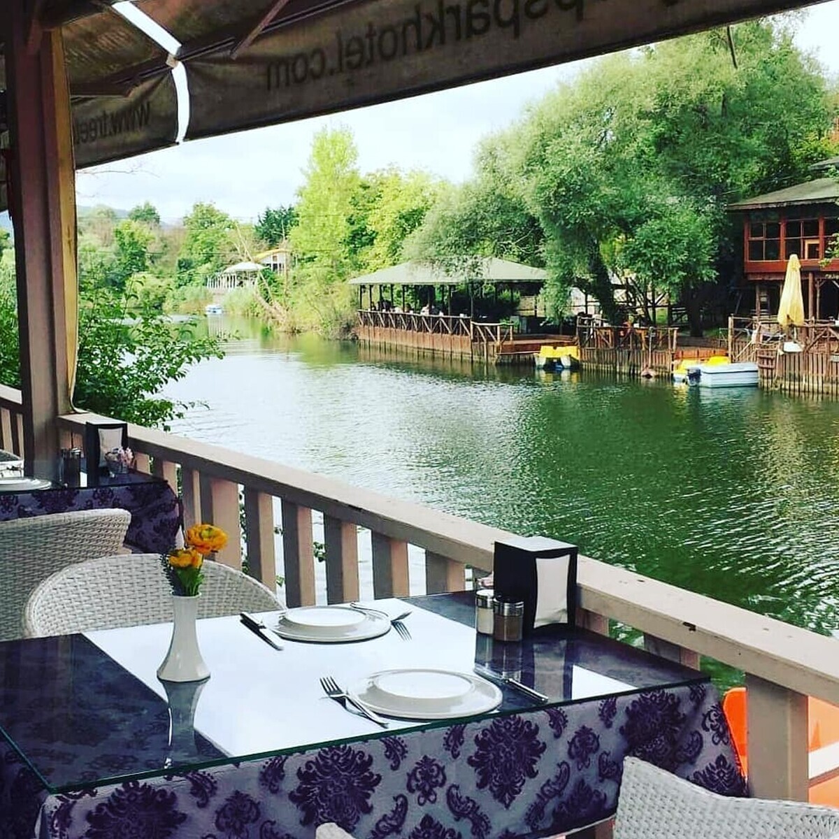 Ağva Yeşil Çay Nehrine Nazır Tree Tops Park Restaurant'ta, Tamamı Köy Ürünlerinden Oluşan Köy Kahvaltısı