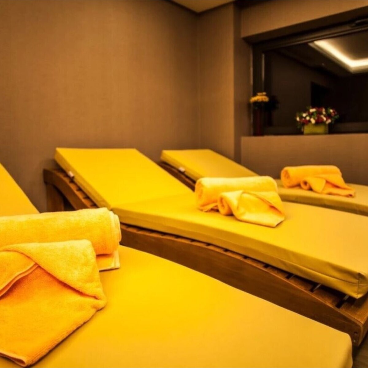 Gayrettepe Sürmeli Hotel Aura Spa'da Deniz Manzarasına Karşı Yenileneceğiniz Aromaterapi veya Bali Masajı