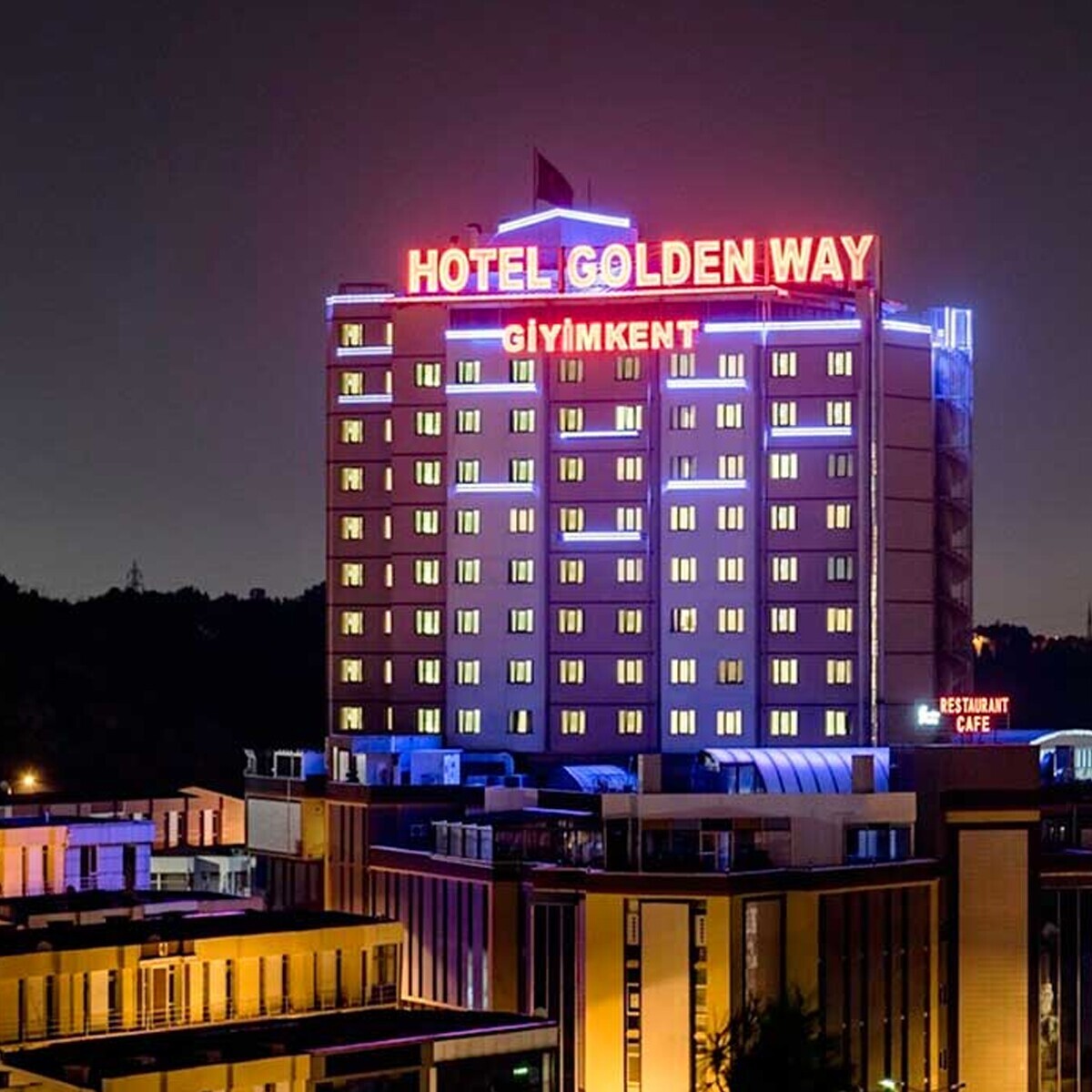Hotel Golden Way'in Standart Odalarında Tek veya Çift Kişilik Konfor Dolu Konaklama Seçenekleri
