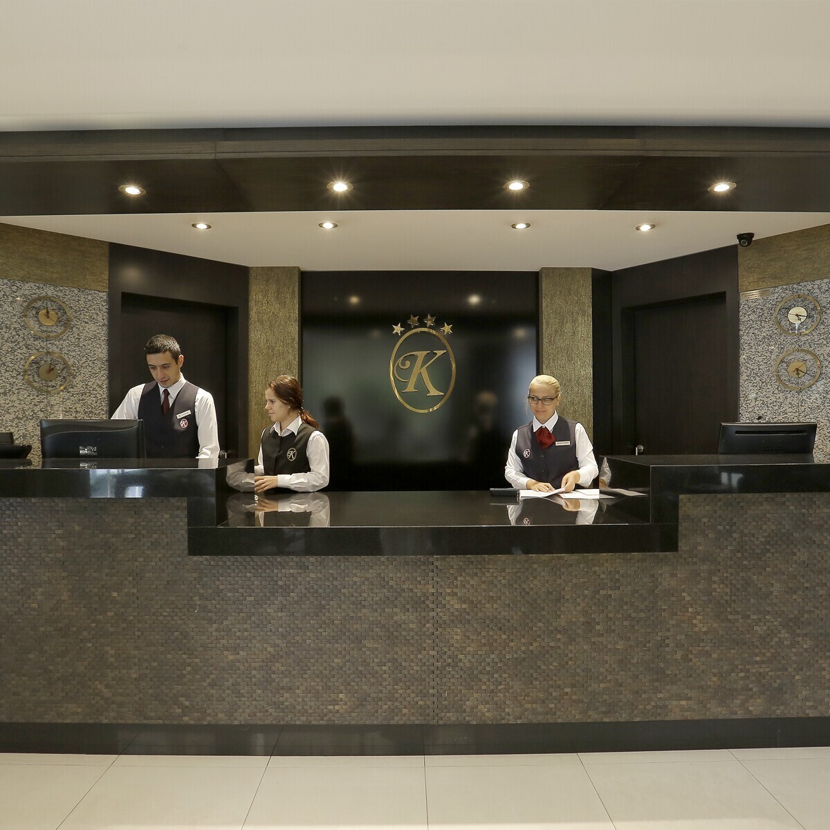Kaya Prestige Hotel İzmir'in Modern Ambiyansında Tek veya Çift Kişilik Konaklama Seçenekleri