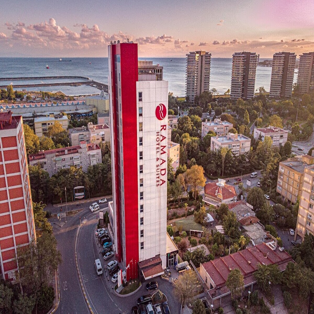 Ataköy Ramada Hotel & Suites By Wyndham İstanbul Hotel’de Konaklama