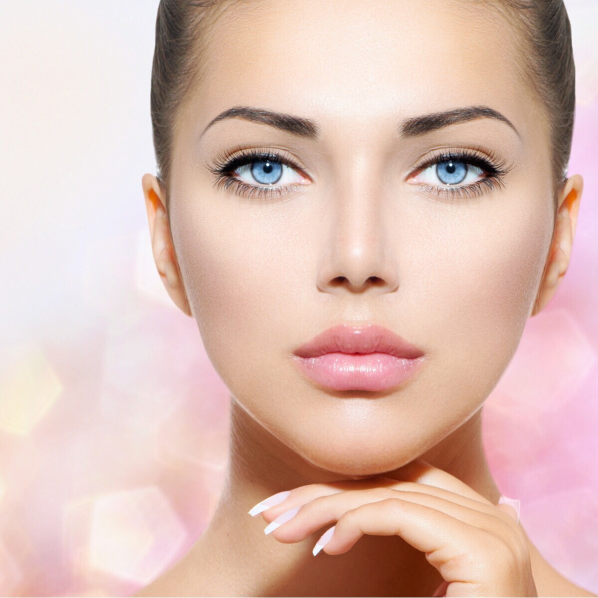 Berrin Karazağ Beauty Studio'da 14 Aşamalı Derinlemesine Klasik Cilt Bakımı