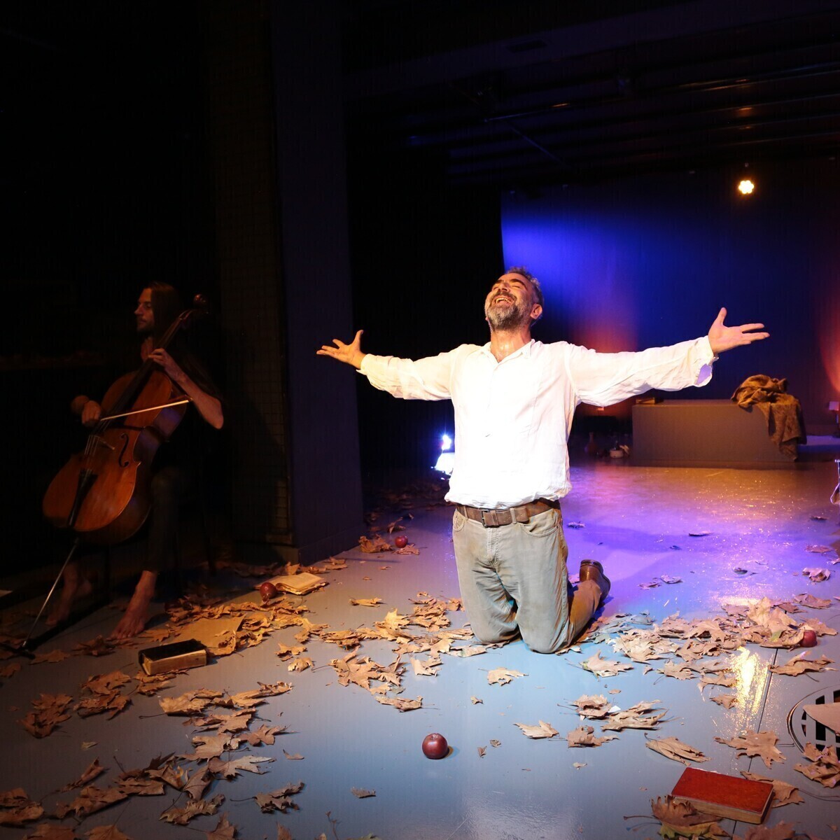 Yurdaer Okur’un Tek Kişilik Performansıyla Sahneye Uyarladığı 'RAN' Tiyatro Oyunu Bileti