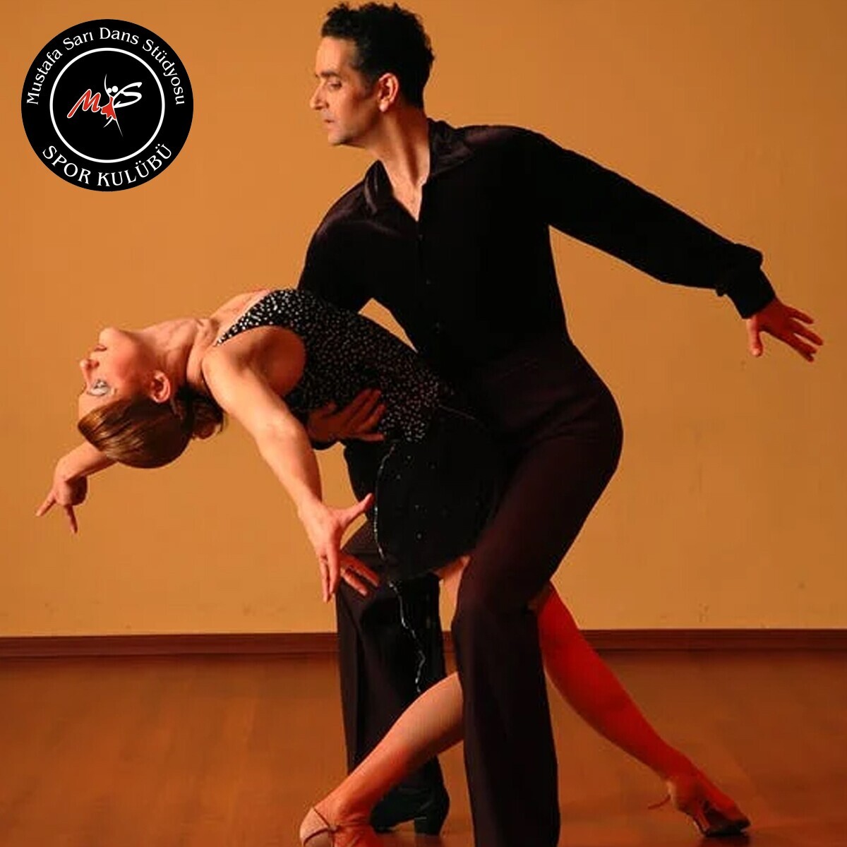 Mustafa Sarı Dans Stüdyosu'nda 1 Aylık Salsa Kursu