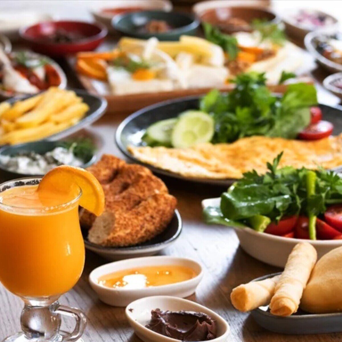 Aşiyan Çengelköy'de Doğal Ürünlerle Serpme Kahvaltı Keyfi