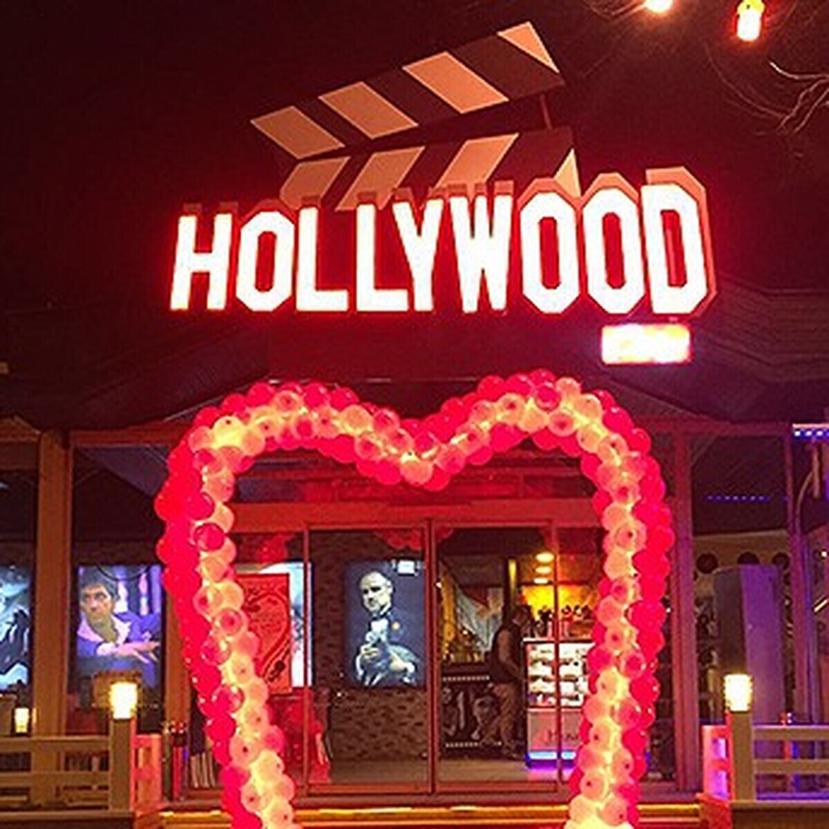 Boğaz Manzaralı Cafe Hollywoodcity Lounge’dan Sevgililer Gününe Özel Romantik Akşam Yemeği