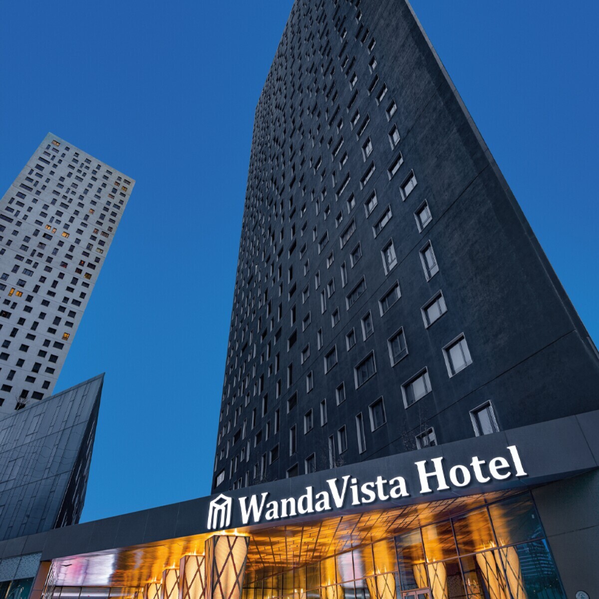 Wanda Vista İstanbul Hotel’de Canlı Fasıl Eşliğinde Unutulmaz İftar Lezzetleri