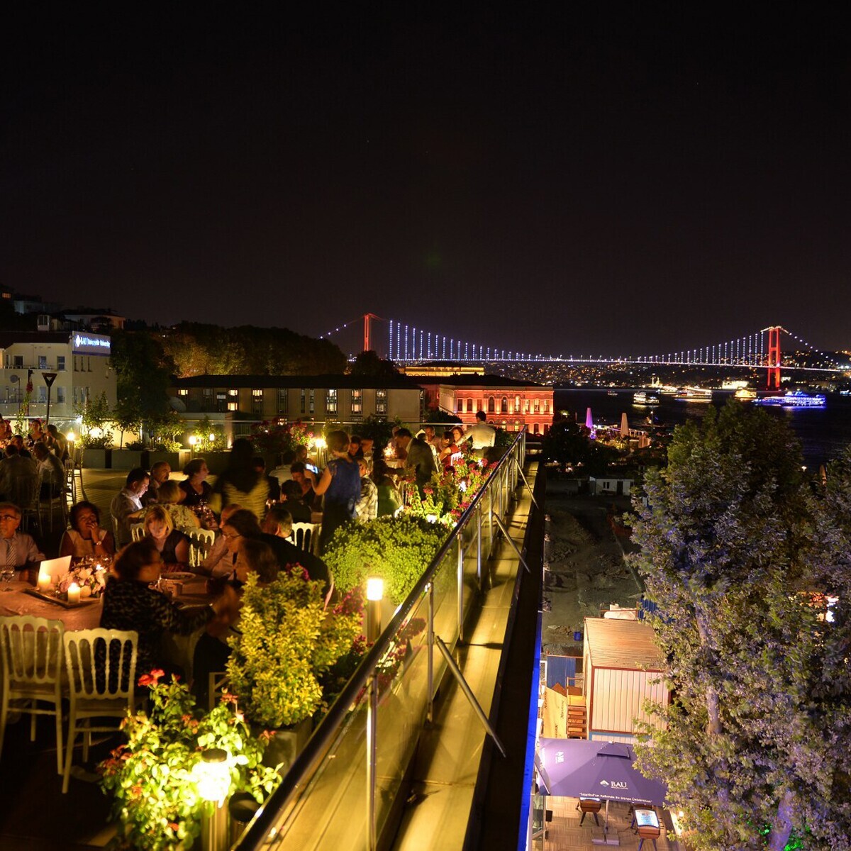 Teras 212 Beşiktaş'ta Boğaza Nazır Ramazan Özel Açık Büfe İftar Menüsü