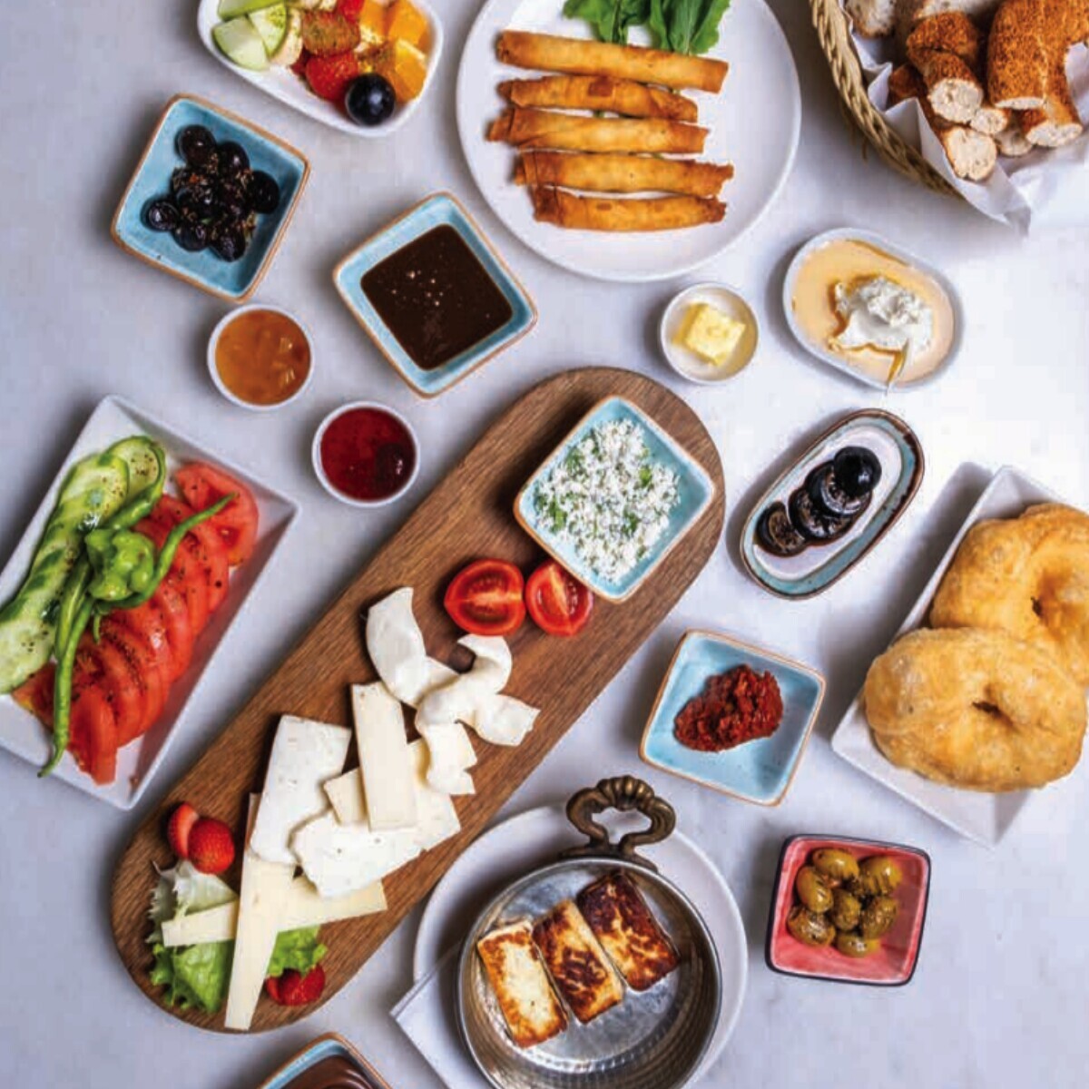 Dandin Karaköy'de Zengin Kahvaltı Menüleri