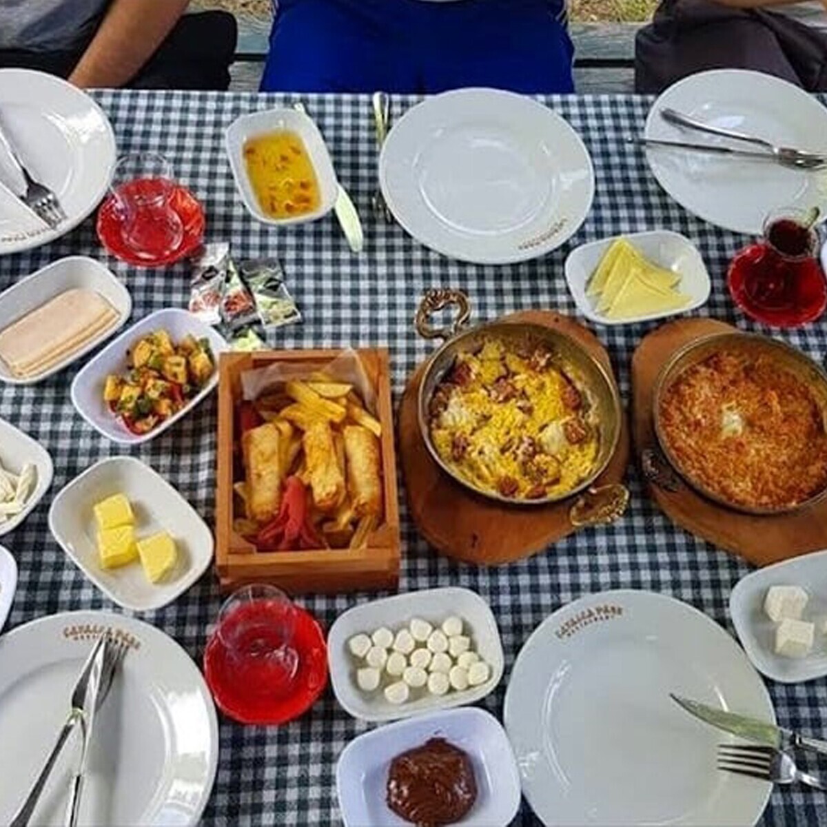 Çatalca Kristal Park Restaurant'ta Yeşillikler Arasında Zengin Serpme Kahvaltı