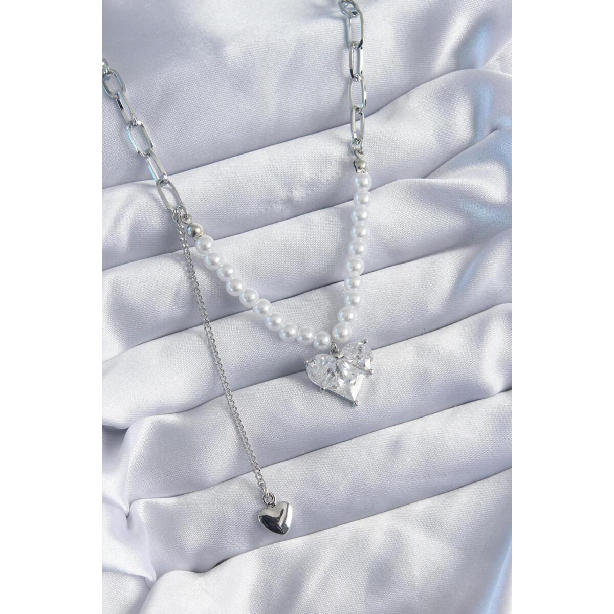 Pirinç Gümüş Renk Incili Zirkon Taş Kalp Model Vip Seri Kadın Kolye