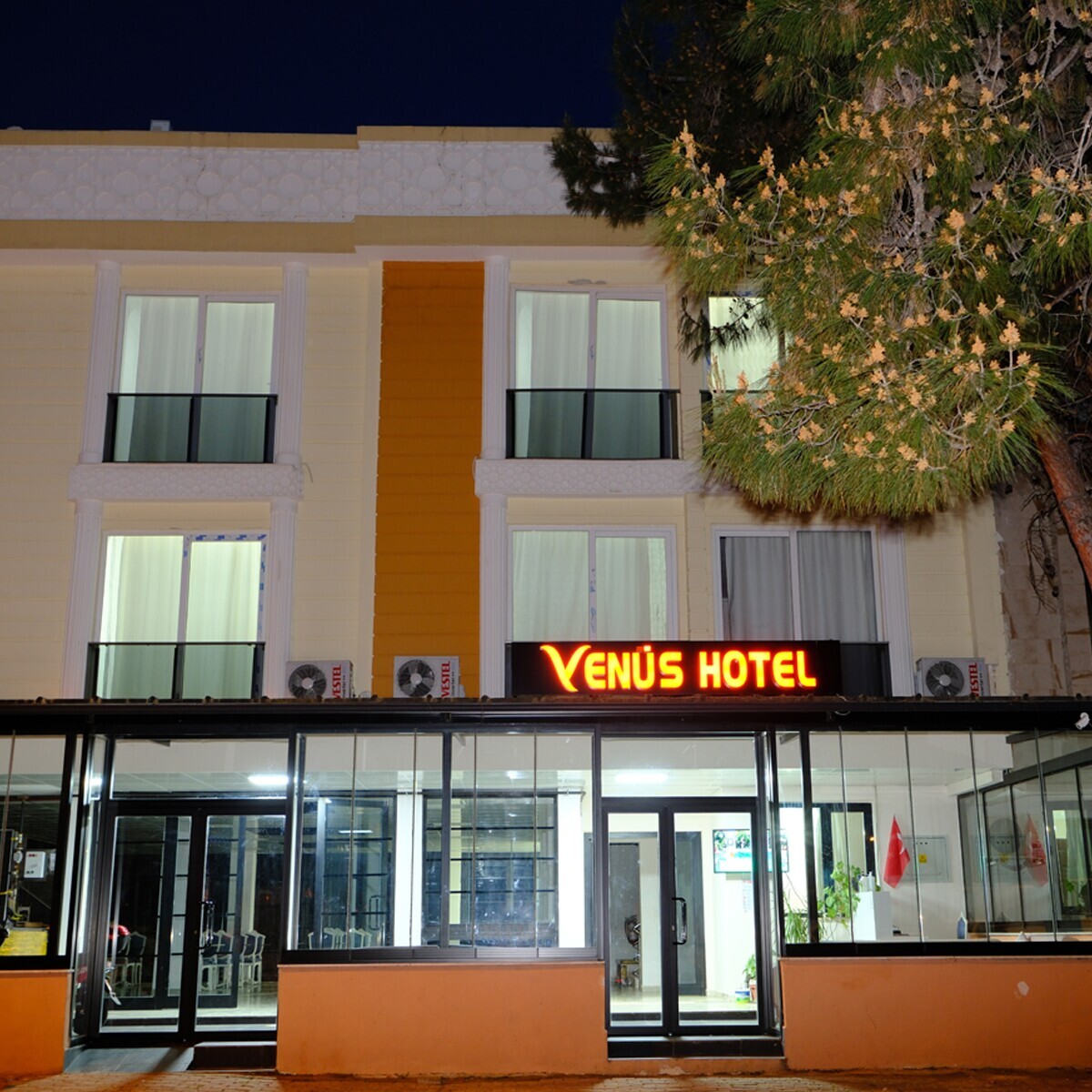 Venüs Hotel'de Konfor Dolu Konaklama Seçenekleri