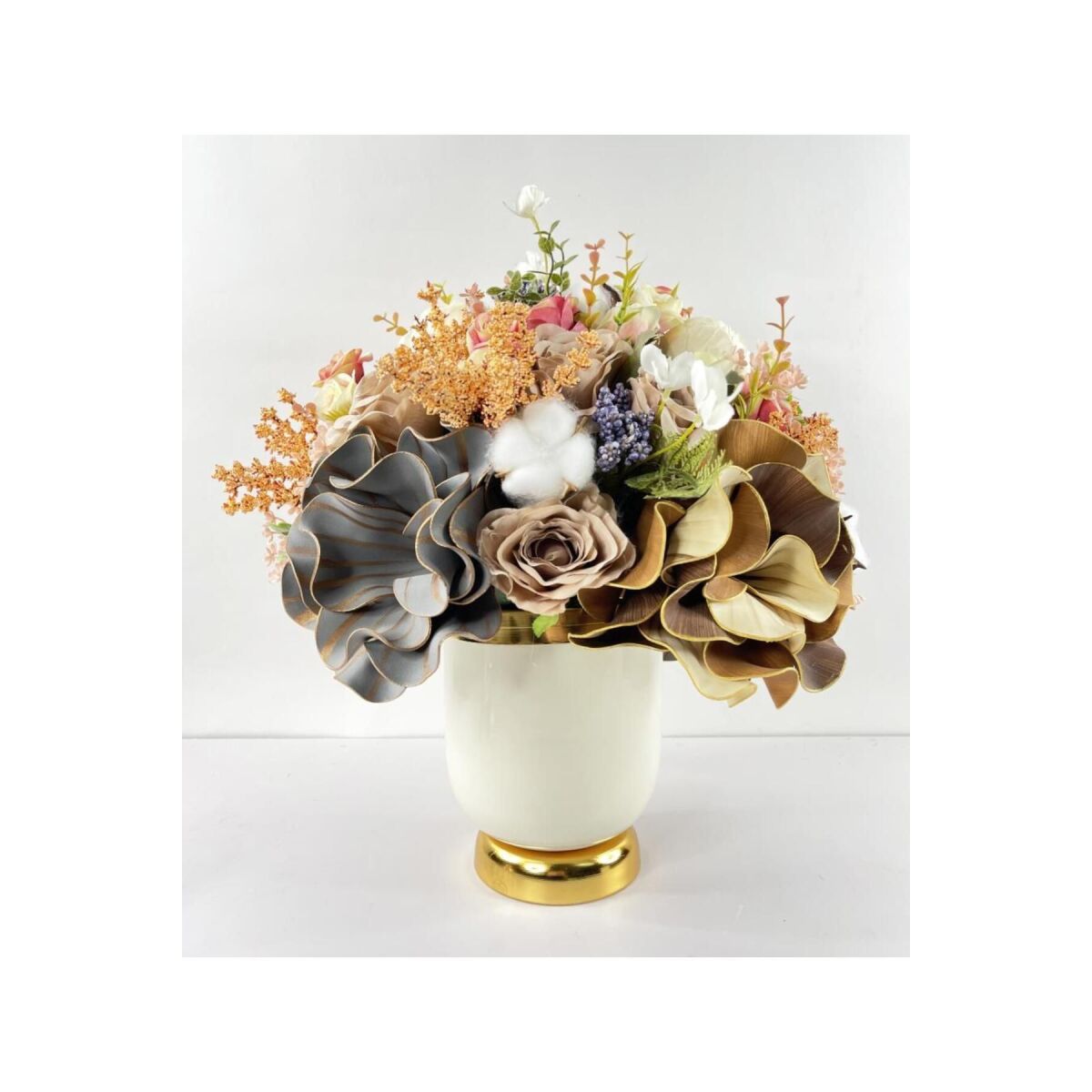 Yapay Çiçek Aranjmanı Gold-Krem Vazolu Nişan Çiçeği Isteme Çiçeği Masa Üstü Çiçeği Arajman Arj141