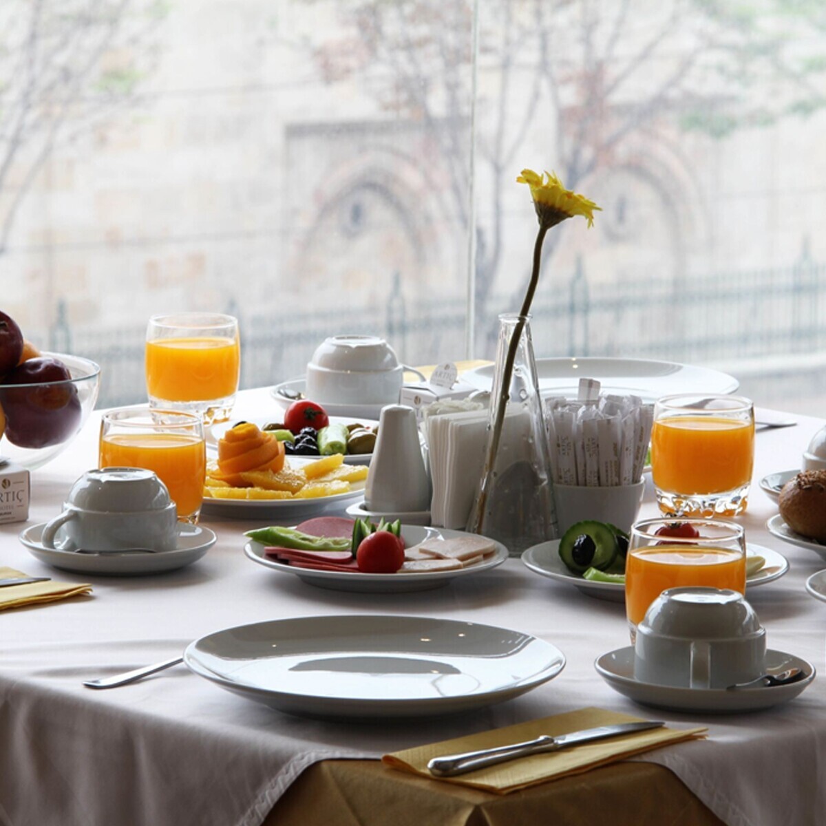 Artıç Hotel'de Açık Büfe Kahvaltı Dahil Konaklama Paketi