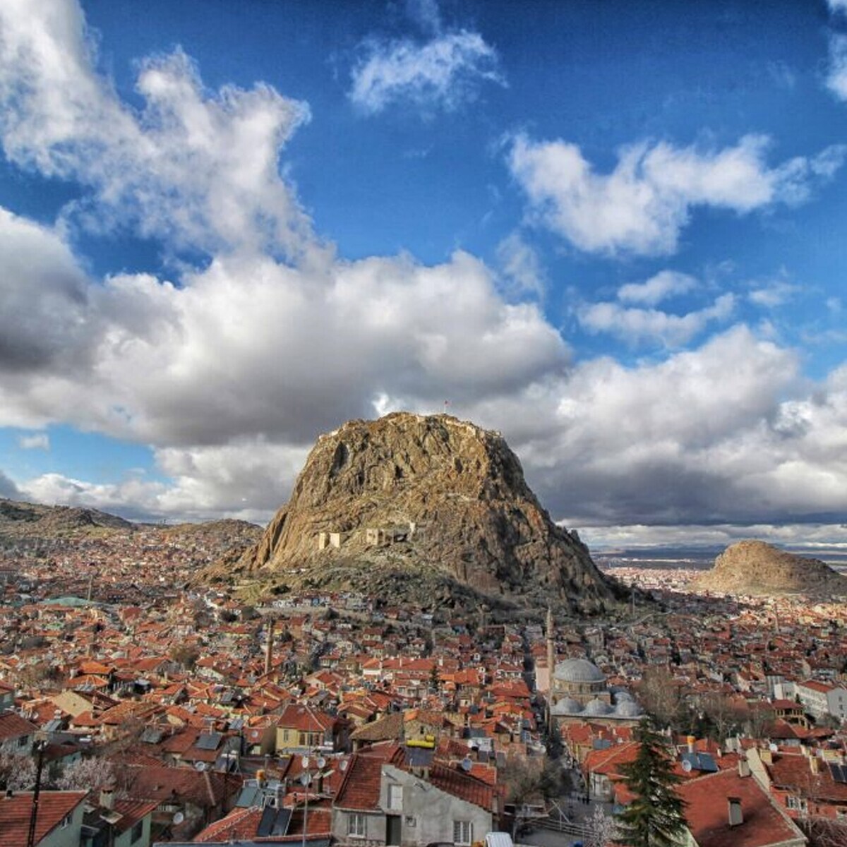 İzmir Çıkışlı Afyon Ayazini Köyü Frig Vadisi Emre Gölü Turu (Termal Otelde Konaklama, Termal Havuz ve Hamam Kullanımı Dahil)