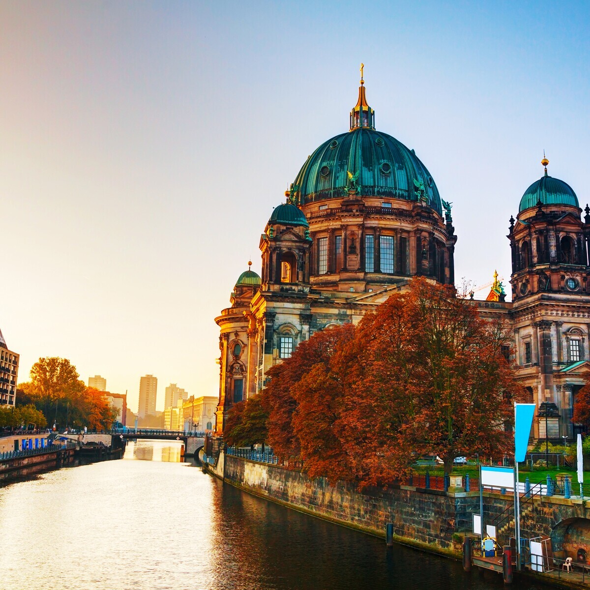 Berlin ve Hamburg Turu Türk Havayolları İle Ramazan Bayramı Özel 3 Gece