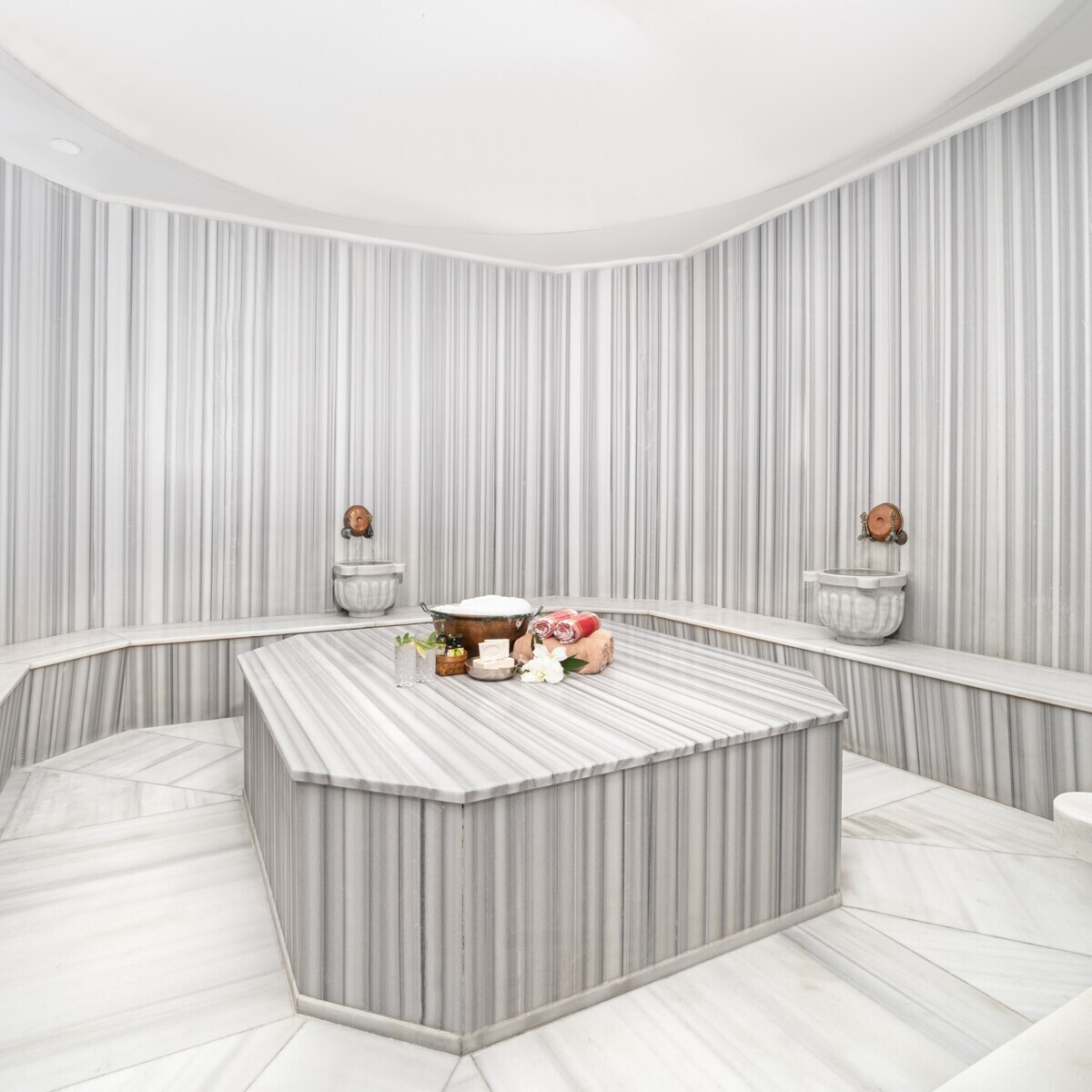 Ramada Plaza By Wyndham İstanbul Ataköy Mask Spa'da Masaj Seçenekleri