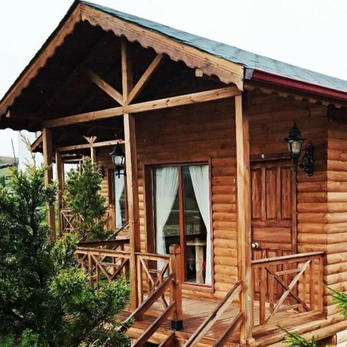 Gököz Natural Park'da 2 Kişi 1 Gece Bungalov Kahvaltı Dahil Konaklama