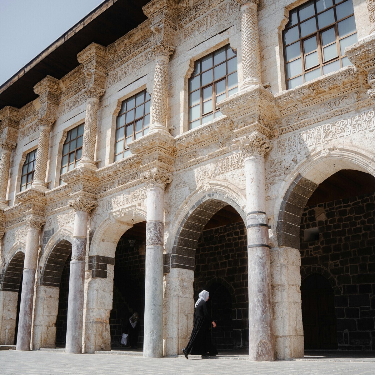 Yılbaşı Özel Uçaklı Gap Diyarbakır Mardin Urfa Gaziantep Turu Sıra Gecesi ve Gala Yemeği İmkanı (2 Gece 3 Gün)