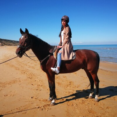Atlıtur'dan Tarihi Gümüşdere Plajı'nda At Binme Seçenekleri
