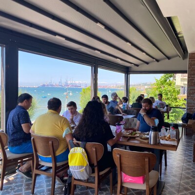 Majestic Cafe'de Deniz Manzaralı Abla Kahvaltısı Keyfi