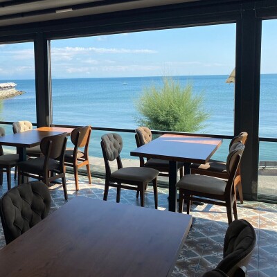 Majestic Cafe'de Deniz Manzaralı İçecek Dahil Yemek Menüleri