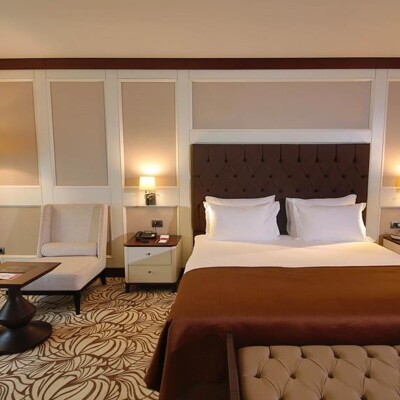 Ramada Hotel Merter'de Tek veya Çift Kişilik Konaklama Seçenekleri