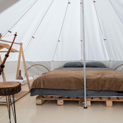 Pallet Glamping & Butik Otel'de Çift Kişilik Konaklama Seçenekleri