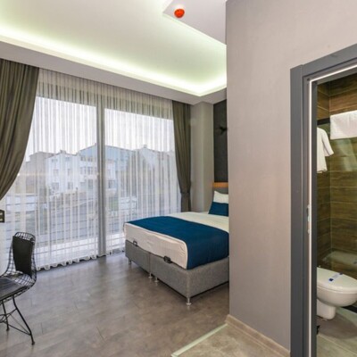 Melanj Airport Hotel Tek, Çift veya Üç Kişilik Konaklama Seçenekleri