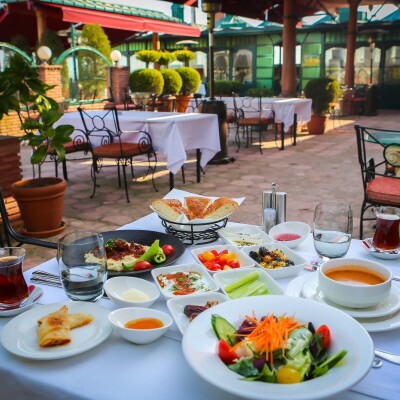 Sultanahmet Sarayı Otel'de Deniz Manzarası Eşliğinde Kahvaltı Keyfi