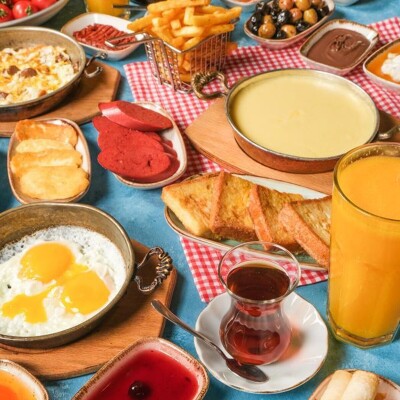 Kartal istmarina Avm Testa Rossa Restaurant'ta Serpme Kahvaltı Menüsü