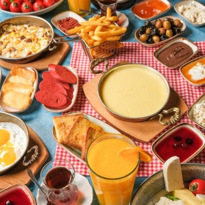 Kartal istmarina Avm Testa Rossa Restaurant'ta Serpme Kahvaltı Menüsü