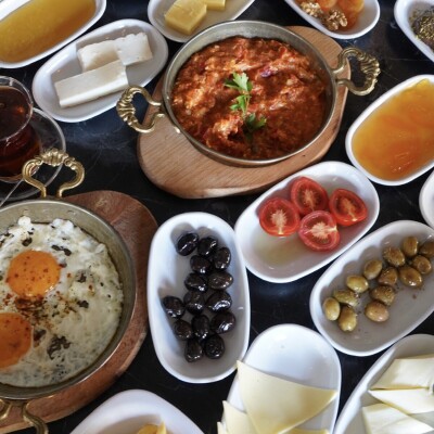 Narqa Lounge'dan Nefis Serpme Kahvaltı Menüsü