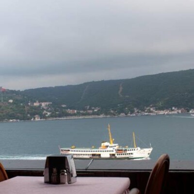 Mehmet'in Yeri Balık Restaurant'ta Boğaz Manzaralı Serpme Kahvaltı