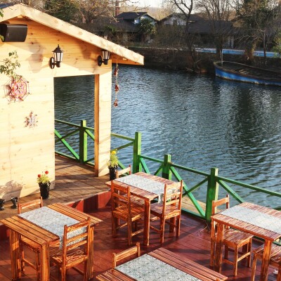 The Brothers Karamazov Antik Hotel'de Nehir Manzaralı Serpme Kahvaltı