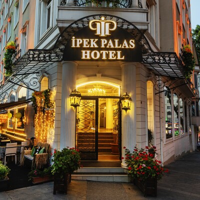 İpek Palas Hotel'de Deniz Manzaralı Serpme Kahvaltı Menüsü