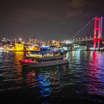 Majesty Bosphorus İle Boğaz Manzarasında Yemekli Teknede Eğlence