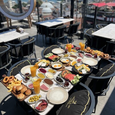 Zolozzo Lounge The Bosphorus'ta Deniz Manzaralı Çift Kişilik Kahvaltı