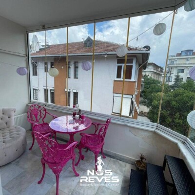 Florya Nosreves Beauty & Wellness'ta Kirpik Lifting, Manikür, Pedikür