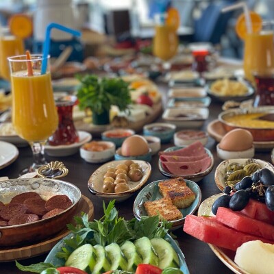 Bekiroğlu Karadeniz Sofrası Zengin Karadeniz Serpme Kahvaltı Menüsü