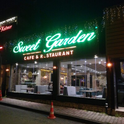 Sweetgarden Cafe & Restaurant'ta Enfes Serpme Kahvaltı Menüsü