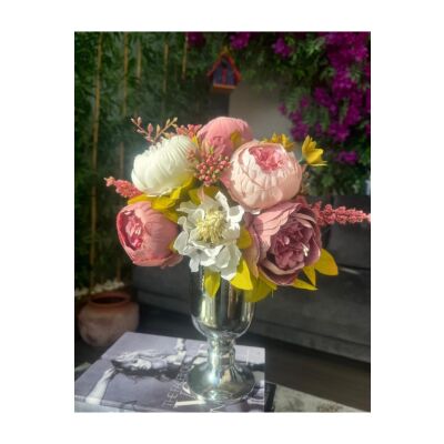 Yapay Çiçek Pastel Pudra Pembe Krem Şakayık Aranjmanı Gold Şamdan Vazolu Masa Üstü Çiçeği Arajman