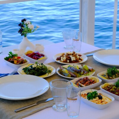 Firuze Güzelbahçe'de Denize Nazır Enfes Akşam Yemeği