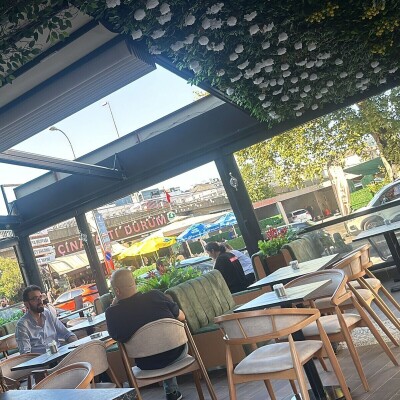 Holly Hola Cafe'de Enfes Tatlı ve Kahve Menüleri