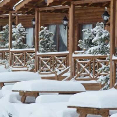 Gököz Natural Park'da 2 Kişi 1 Gece Bungalov Kahvaltı Dahil Konaklama